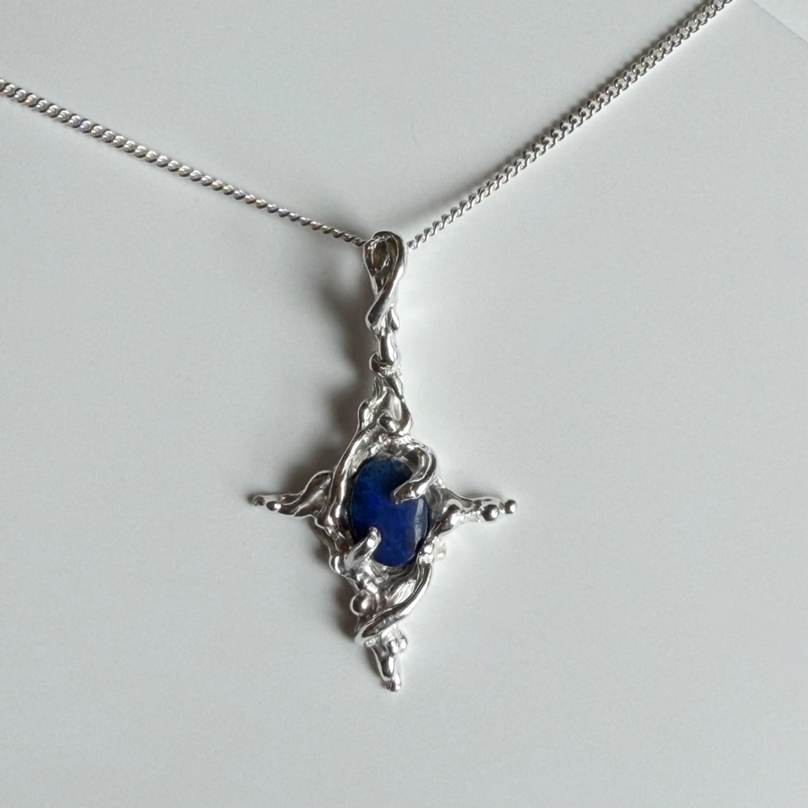 Galadriel Necklace (silver)  with opal doublet stone